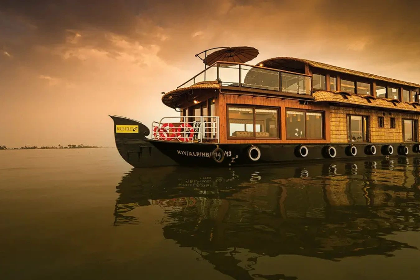 Kerala Houseboat Experience in Alleppey