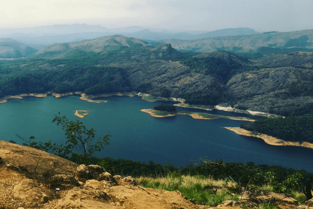 tourist spots to visit in thekkady
