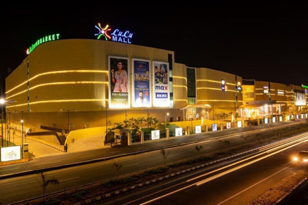 top 10 places to visit in Kochi -lulu mall